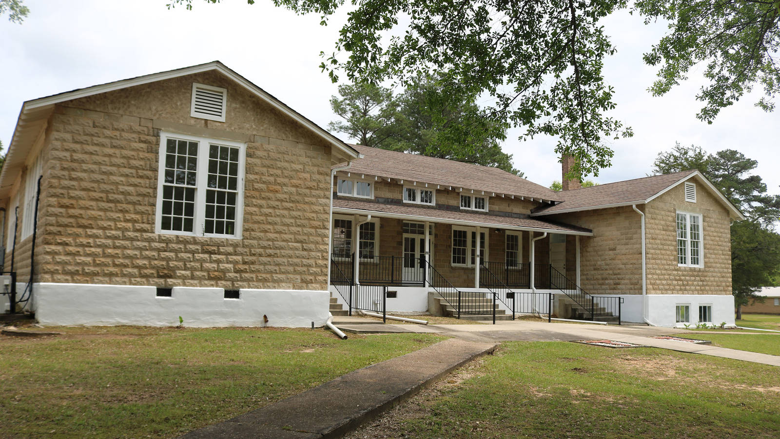 <p>The Prentiss Institute in Mississippi.</p>