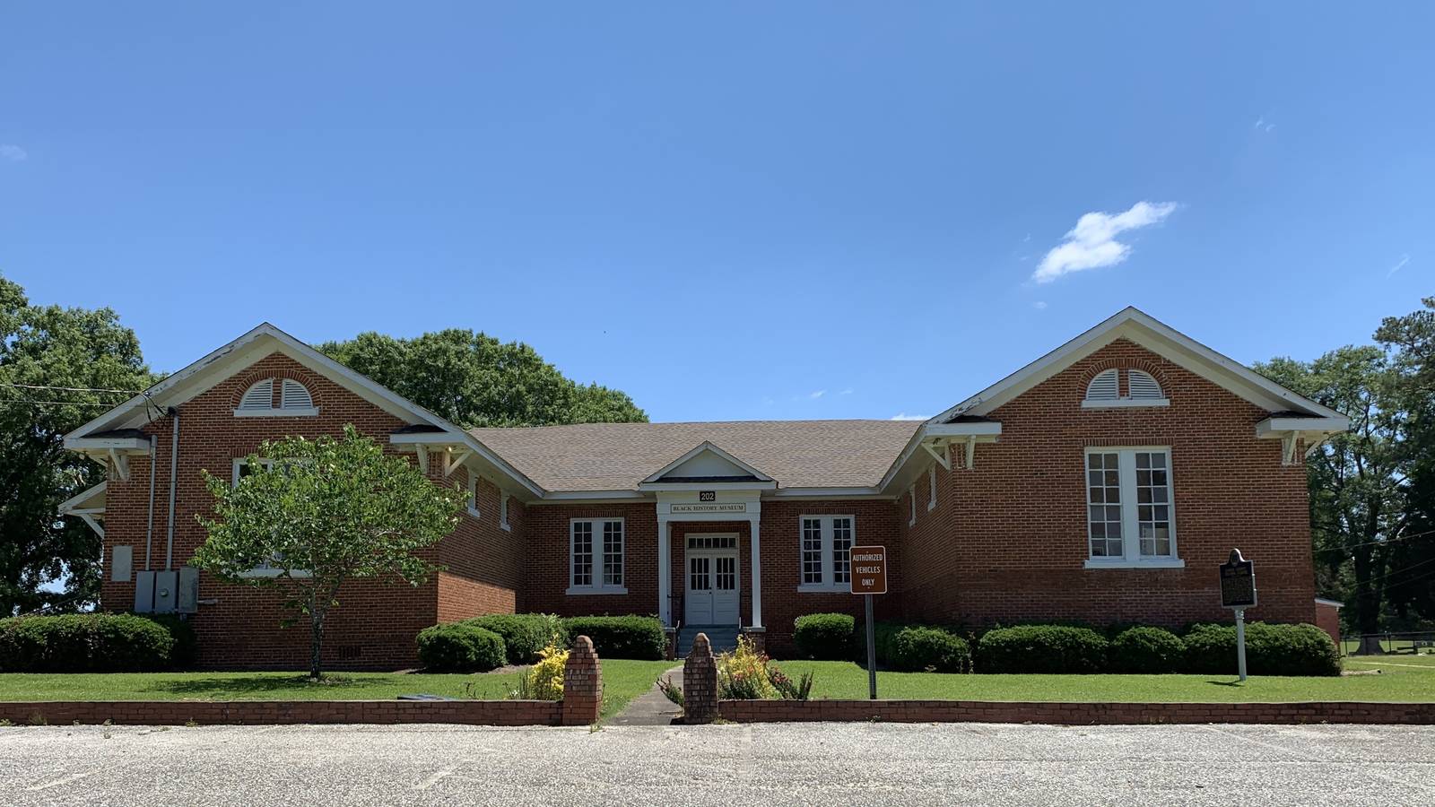 <p>The Elmore County Black History Museum (formerly the six-teacher Elmore County Training School) in Wetumpka, Alabama</p>
