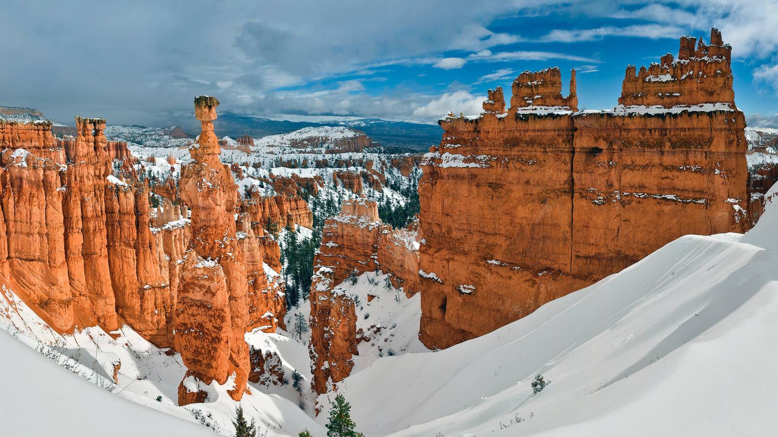 <p>Snow on the Navajo Loop Trail in Bryce Canyon National Park</p>