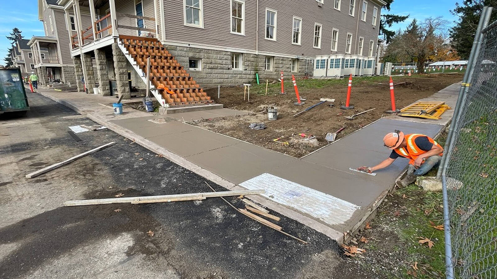 <p>Rehabilitation of parking areas, sidewalks and the historic main parade ground barracks building at Fort Vancouver National Historic Site in Washington State. This work will continue to adapt the historic military site for public use and improve accessibility. </p>
