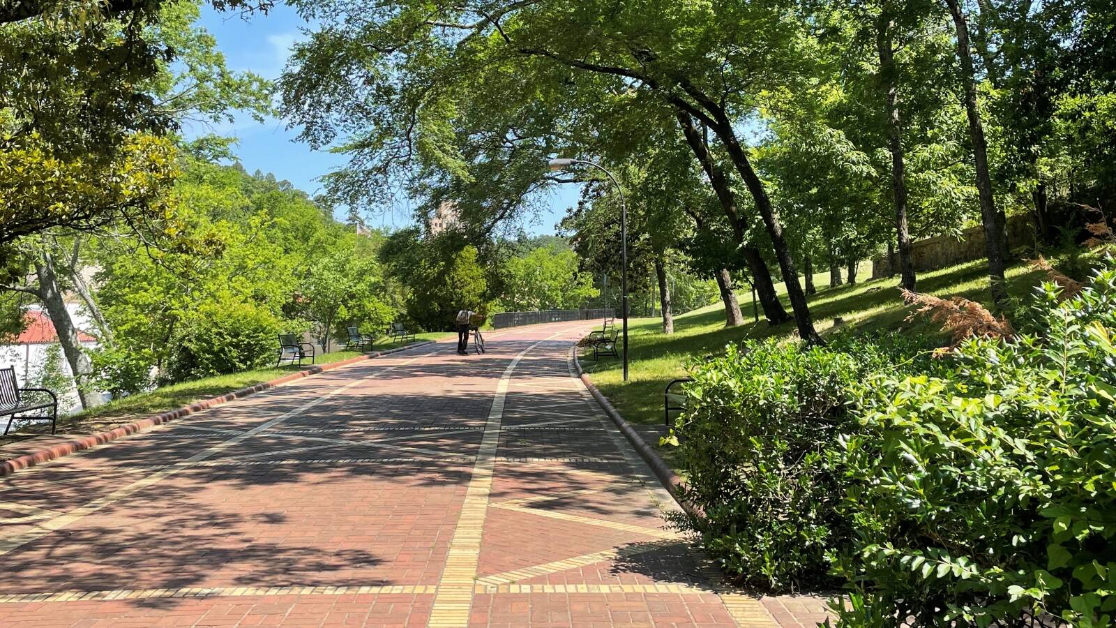 <p>The Grand Promenade runs behind Bathhouse Row.</p>