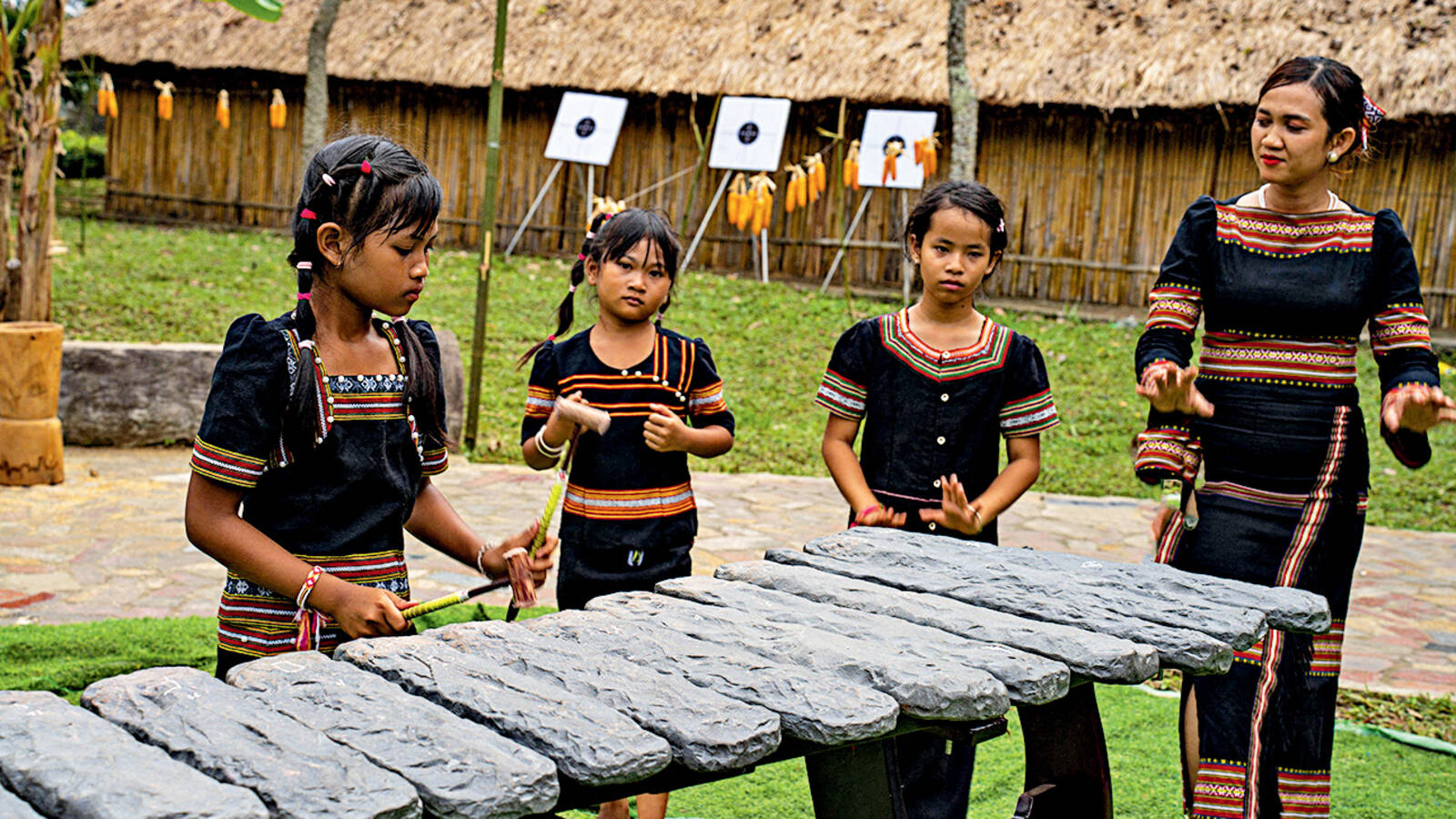 <p>Lithophones are still being used in various parts of the world, including Vietnam.</p>
