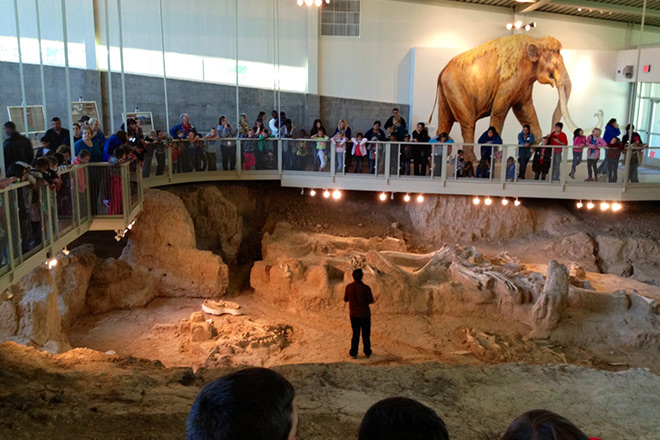 A guide shares information with a tour group at the new Waco Mammoth National Monument. Photo © NPCA.